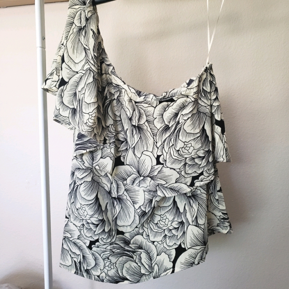Off The Shoulder, Floral, Black and Creme Top. Size Small.